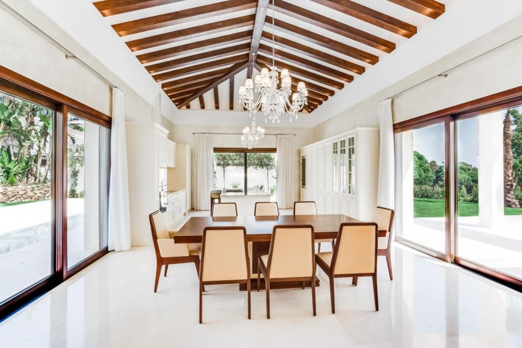 5 slaapkamer Villa te koop in Nueva Andalucia met zwembad garage - € 4.500.000 (Ref: 3467019)