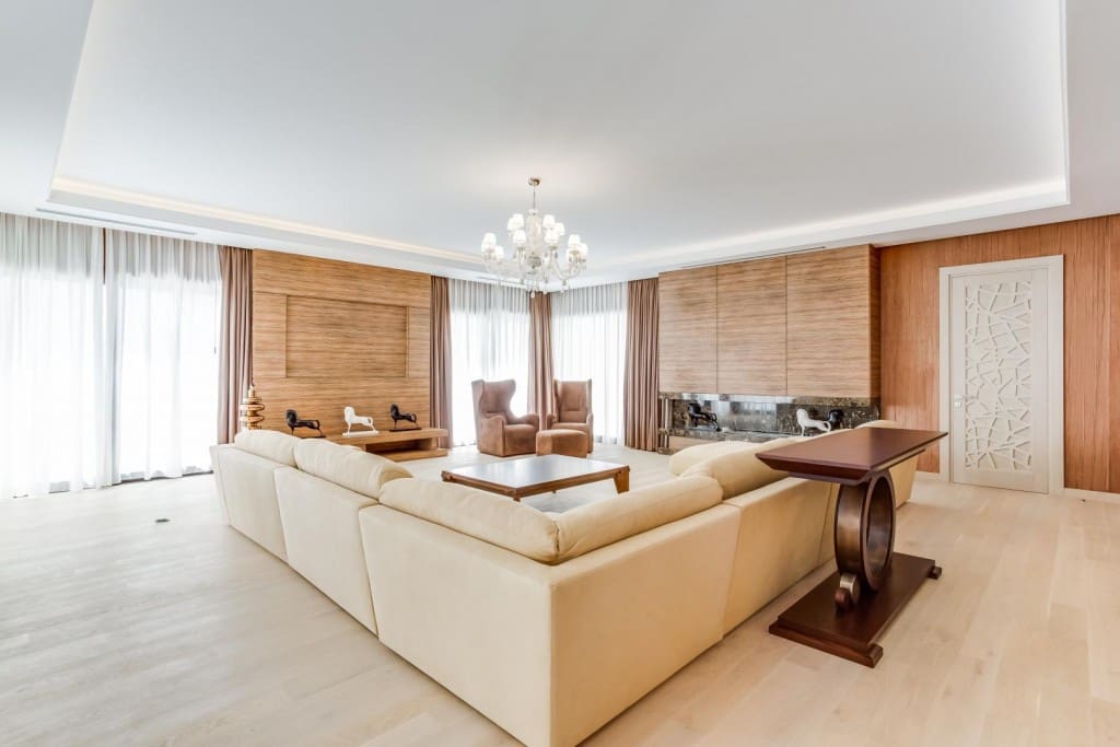 5 slaapkamer Villa te koop in Nueva Andalucia met zwembad garage - € 4.500.000 (Ref: 3467019)