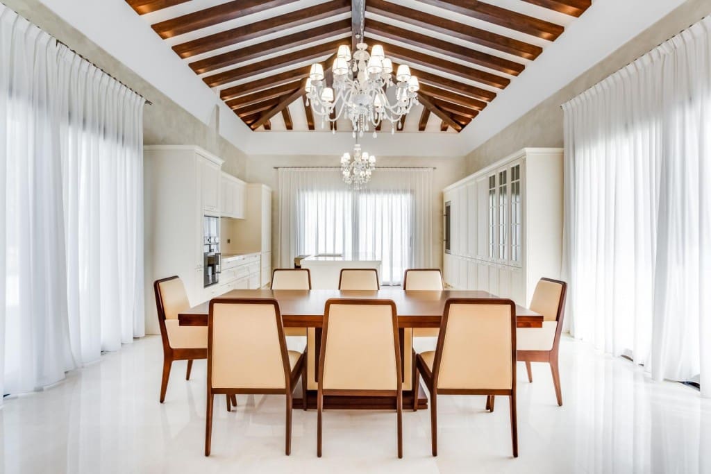 5 slaapkamer Villa te koop in Nueva Andalucia met zwembad garage - € 4.500.000 (Ref: 3467019)