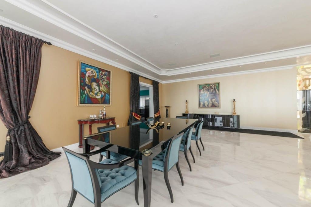 6 bedroom Villa for holiday rental in Marbella with pool garage - € 35,000 (Ref: 3532668)