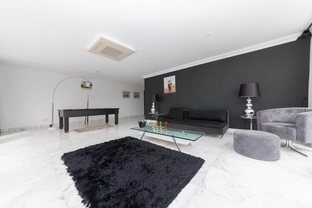 6 bedroom Villa for holiday rental in Marbella with pool garage - € 35,000 (Ref: 3532668)