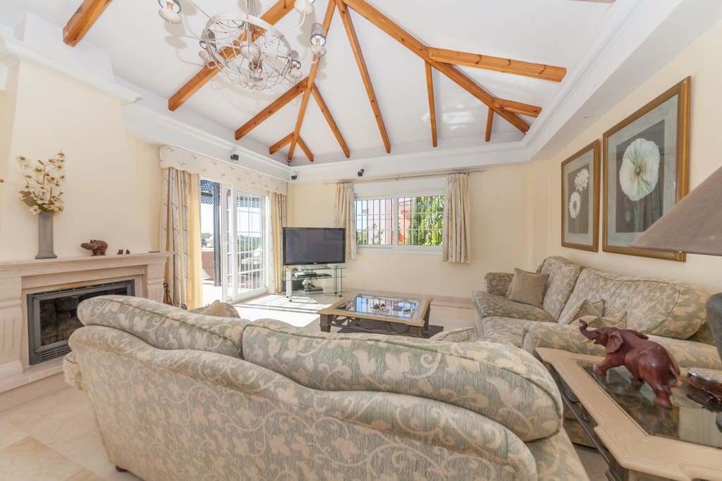 4 soveværelse Villa til salg i Elviria med swimmingpool garage - € 1.795.000 (Ref: 4170592)