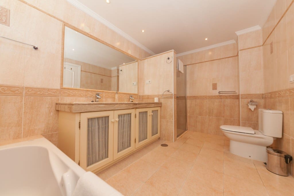 4 soveværelse Villa til salg i Elviria med swimmingpool garage - € 1.795.000 (Ref: 4170592)