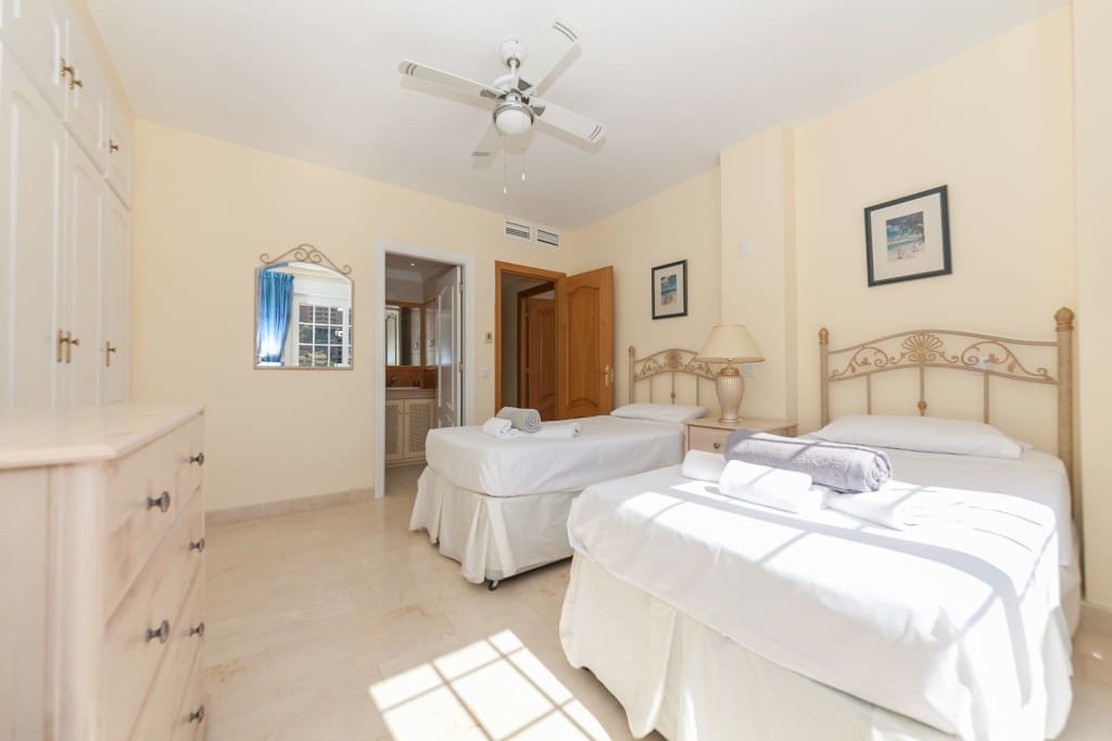 4 soveværelse Villa til salg i Elviria med swimmingpool garage - € 1.795.000 (Ref: 4170592)