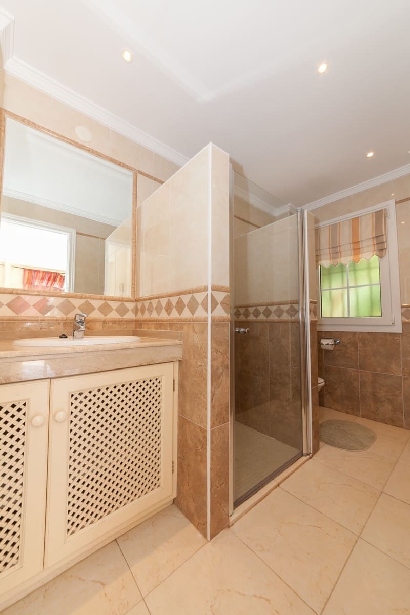 4 soveværelse Villa til salg i Elviria med swimmingpool garage - € 1.795.000 (Ref: 4170592)