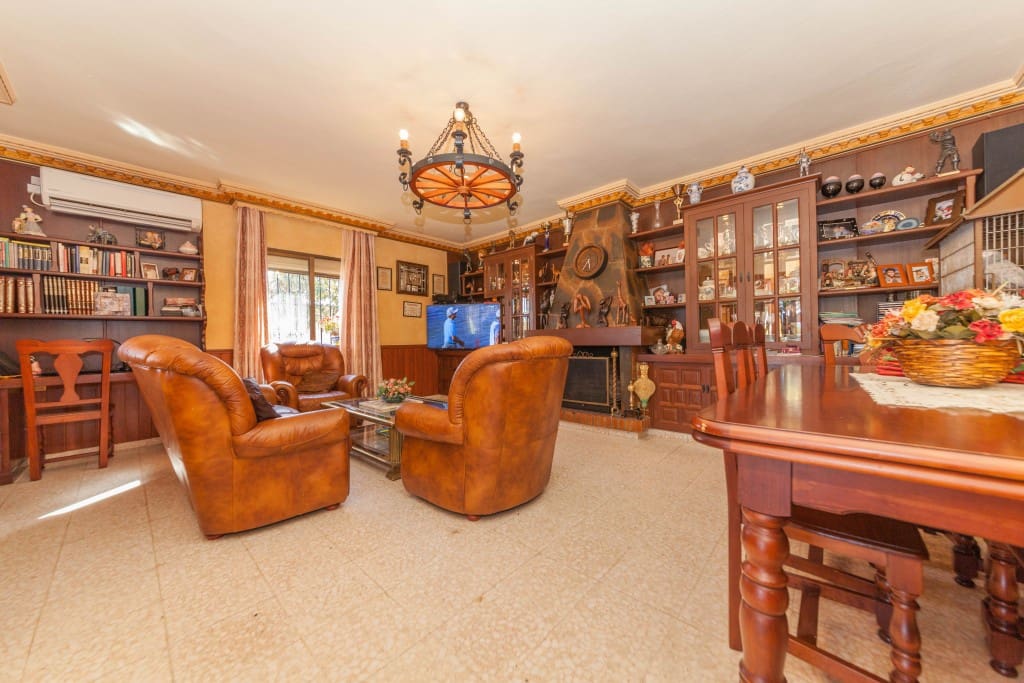 3 soveværelse Villa til salg i El Padron med swimmingpool garage - € 720.000 (Ref: 4170617)