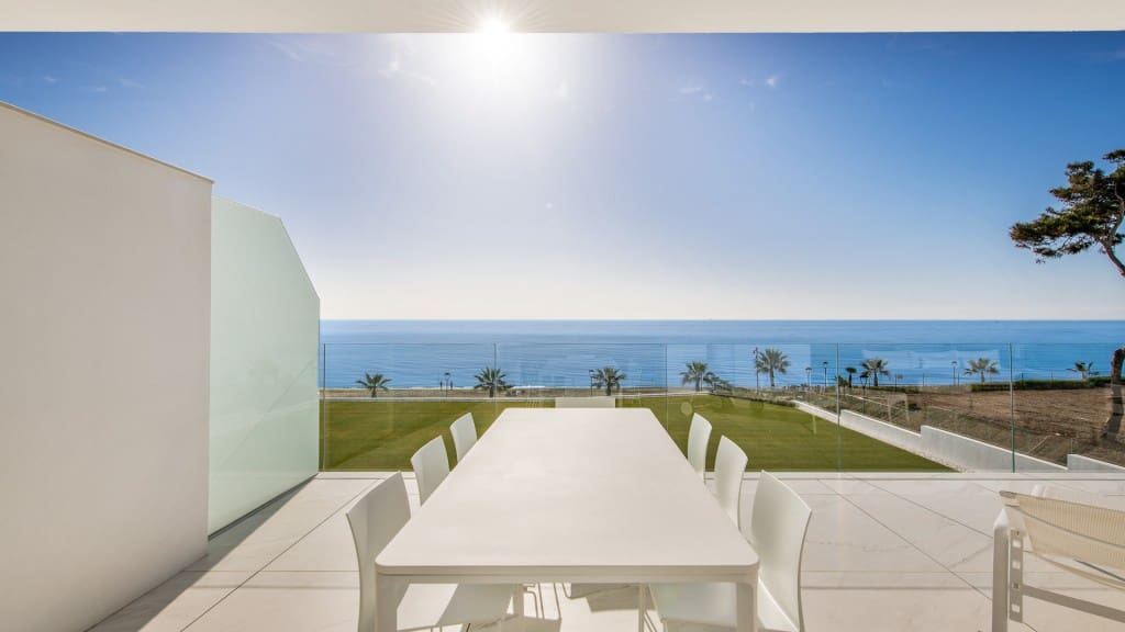 4 bedroom Apartment for sale in New Golden Mile with pool garage - € 2,990,000 (Ref: 5156505)