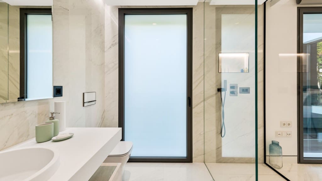 4 bedroom Apartment for sale in New Golden Mile with pool garage - € 2,990,000 (Ref: 5156505)