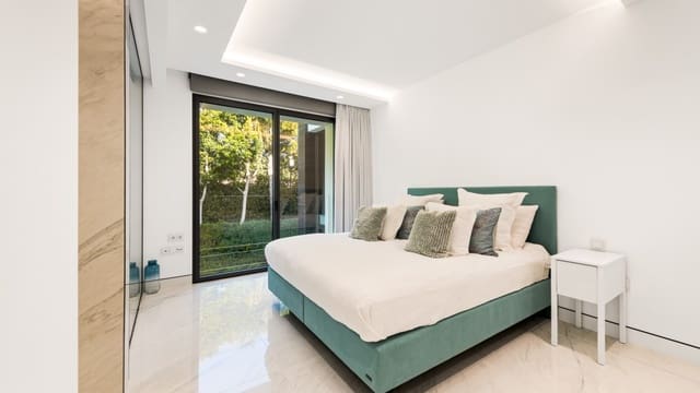 4 Zimmer Apartment zu verkaufen in New Golden Mile, Estepona mit Pool Garage - 2.990.000 € (Ref: 5156505)