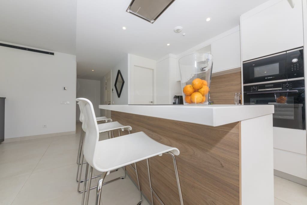 4 bedroom Apartment for rent in Benalmadena with pool garage - € 3,700 (Ref: 7041294)