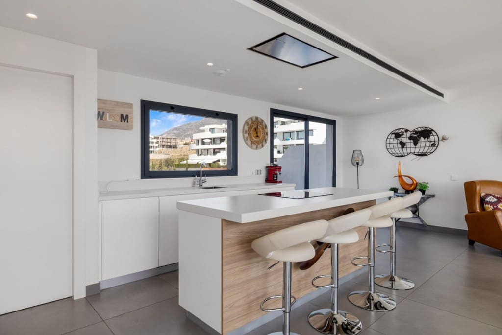 Apartamento de 2 habitaciones en Fuengirola en venta con piscina garaje - 799.000 € (Ref: 7049921)