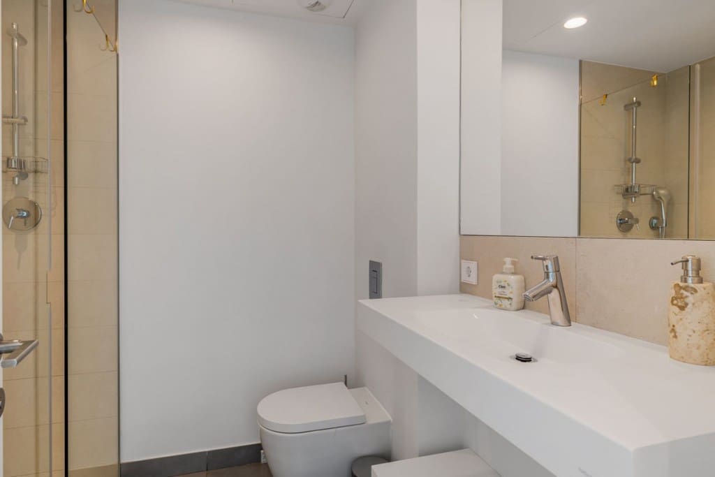 Apartamento de 2 habitaciones en Fuengirola en venta con piscina garaje - 799.000 € (Ref: 7049921)