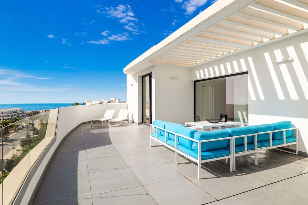 Apartamento de 2 habitaciones en Fuengirola en venta con piscina garaje - 799.000 € (Ref: 7049921)