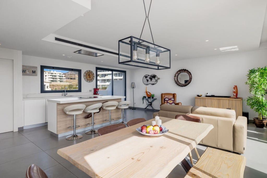 Apartamento de 2 habitaciones en Fuengirola en venta con piscina garaje - 799.000 € (Ref: 7049921)