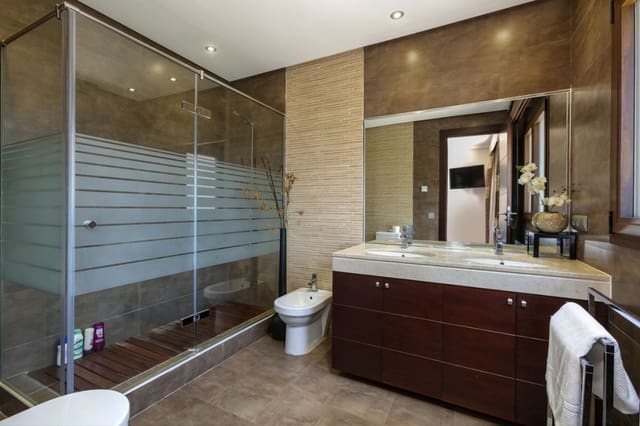 6 slaapkamer Villa te koop in Nueva Andalucia, Marbella met zwembad garage - € 3.190.000 (Ref: 7497031)