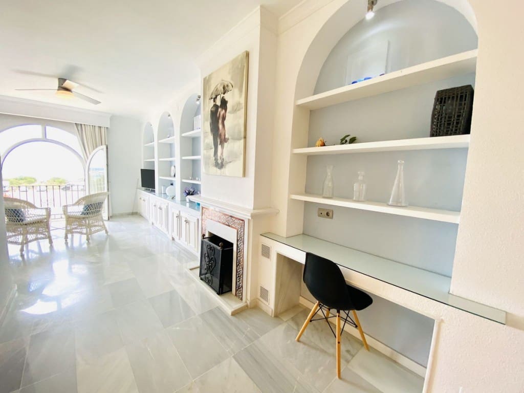 Casa de 5 habitaciones en Estepona en venta con piscina - 1.050.000 € (Ref: 7537698)