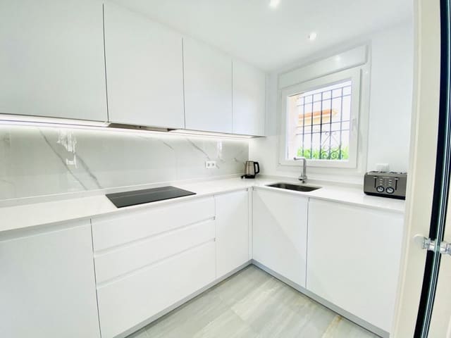 5 slaapkamer Huis te koop in Estepona met zwembad - € 1.050.000 (Ref: 7537698)