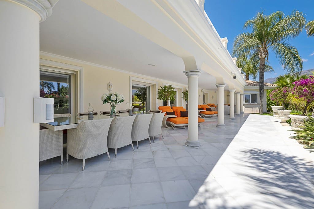 6 Zimmer Villa zu verkaufen in Nueva Andalucia mit Pool Garage - 6.900.000 € (Ref: 7652704)