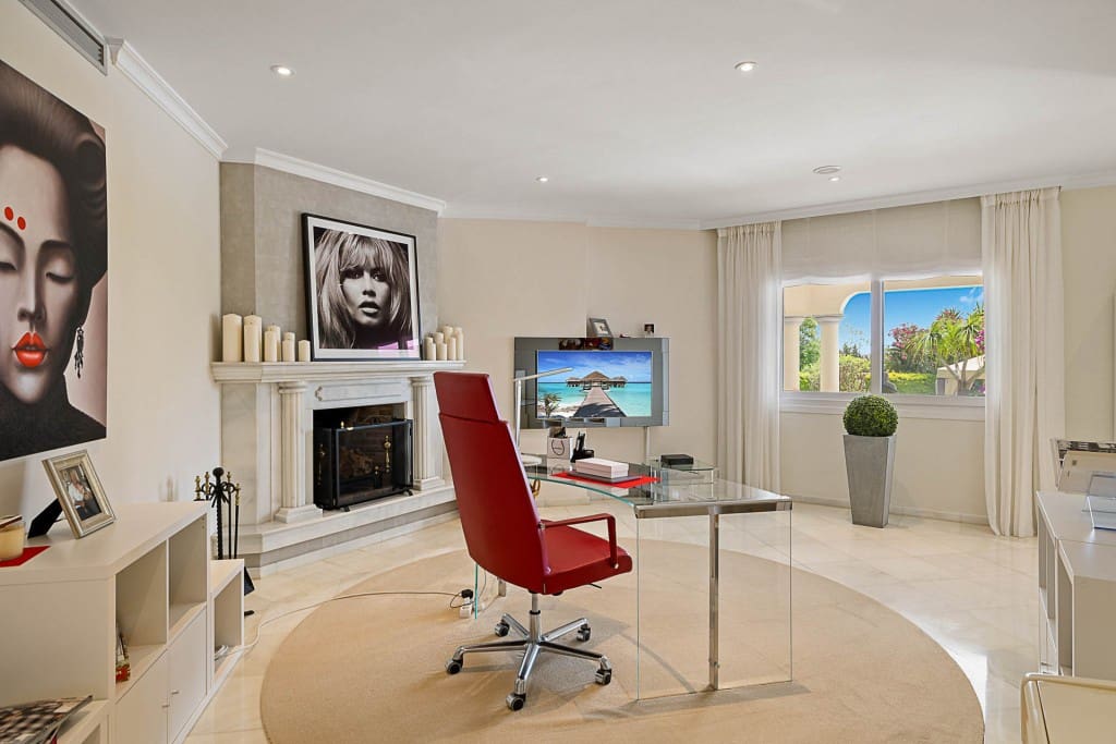 6 Zimmer Villa zu verkaufen in Nueva Andalucia mit Pool Garage - 6.900.000 € (Ref: 7652704)