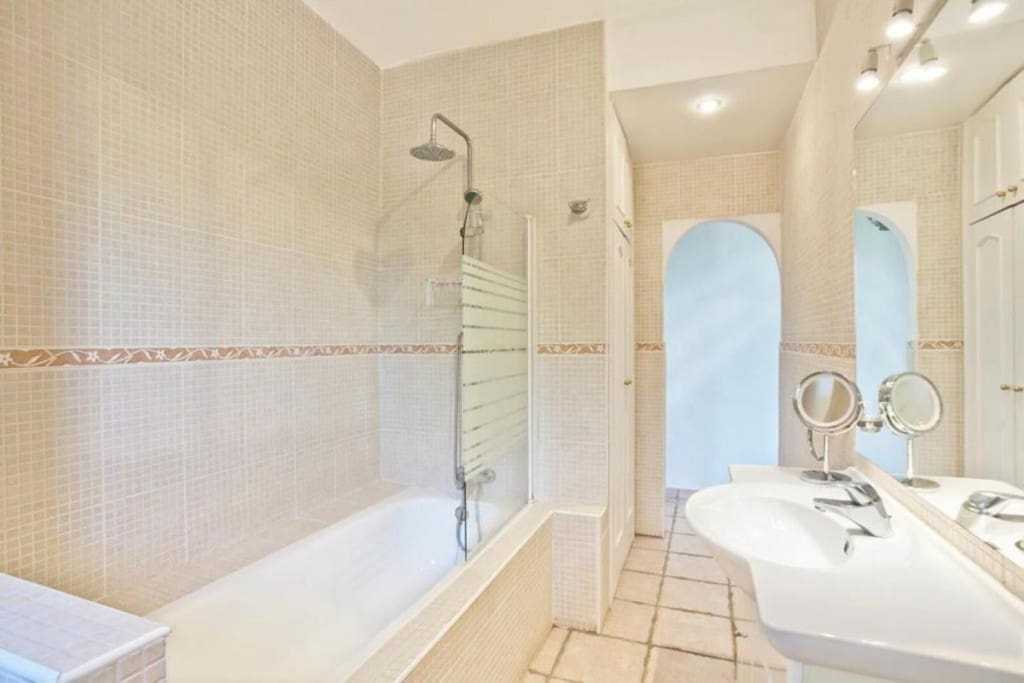 4 sypialnia Willa na sprzedaż w Alhaurin el Grande z basenem garażem - 995 000 € (Ref: 7652705)