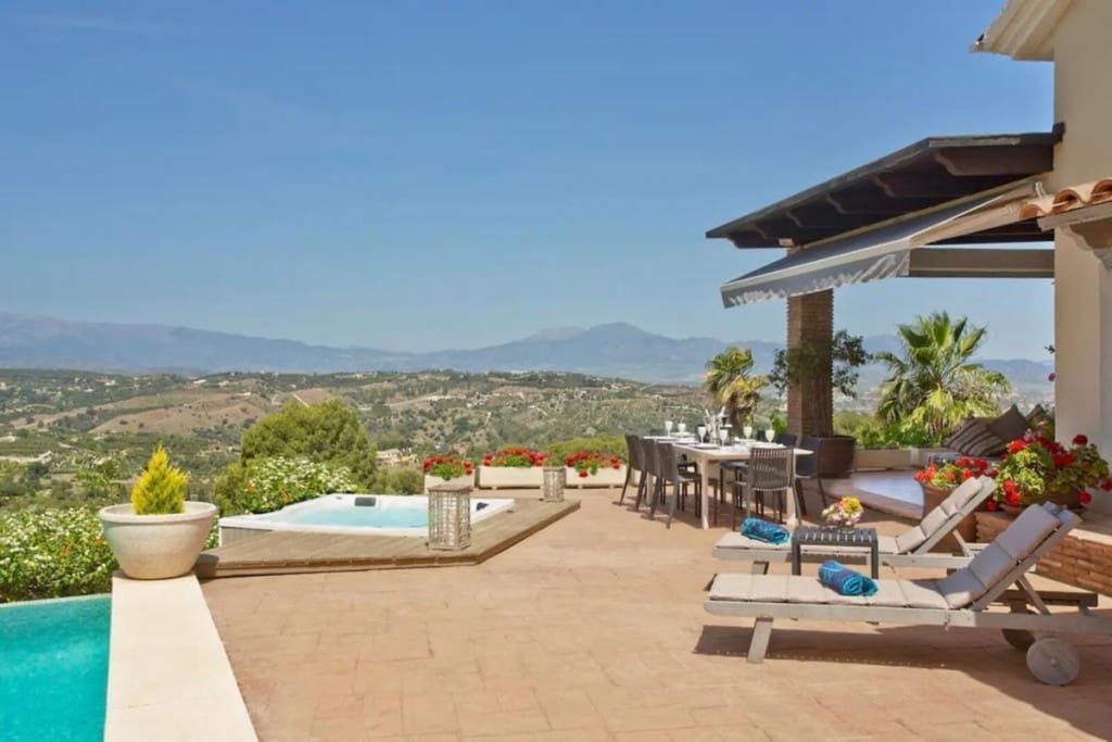 4 sypialnia Willa na sprzedaż w Alhaurin el Grande z basenem garażem - 995 000 € (Ref: 7652705)