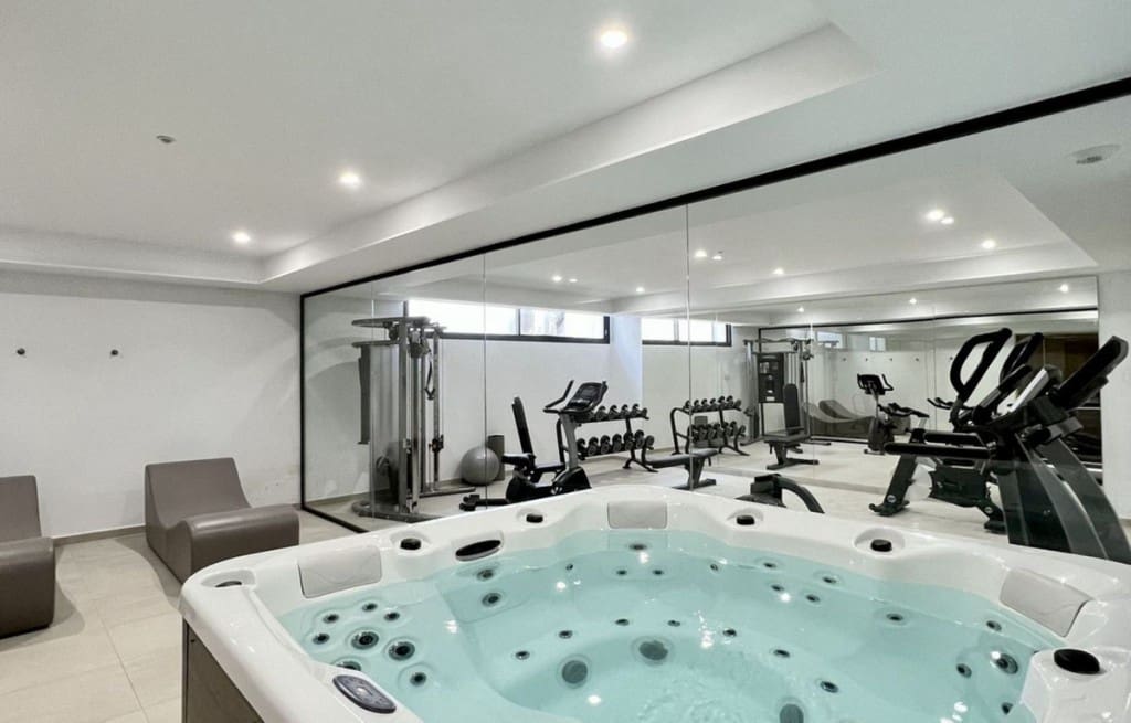 3 bedroom Apartment for sale in New Golden Mile with pool garage - € 850,000 (Ref: 7736253)