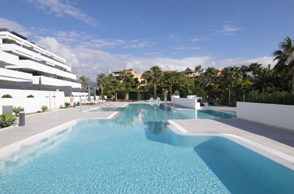 3 bedroom Apartment for sale in New Golden Mile with pool garage - € 850,000 (Ref: 7736253)