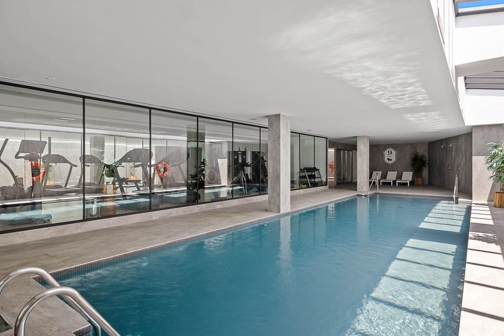 7 slaapkamer Appartement te koop in Nueva Andalucia met zwembad - € 3.950.000 (Ref: 7821082)