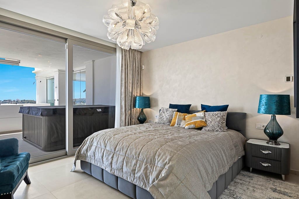 7 slaapkamer Appartement te koop in Nueva Andalucia met zwembad - € 3.950.000 (Ref: 7821082)