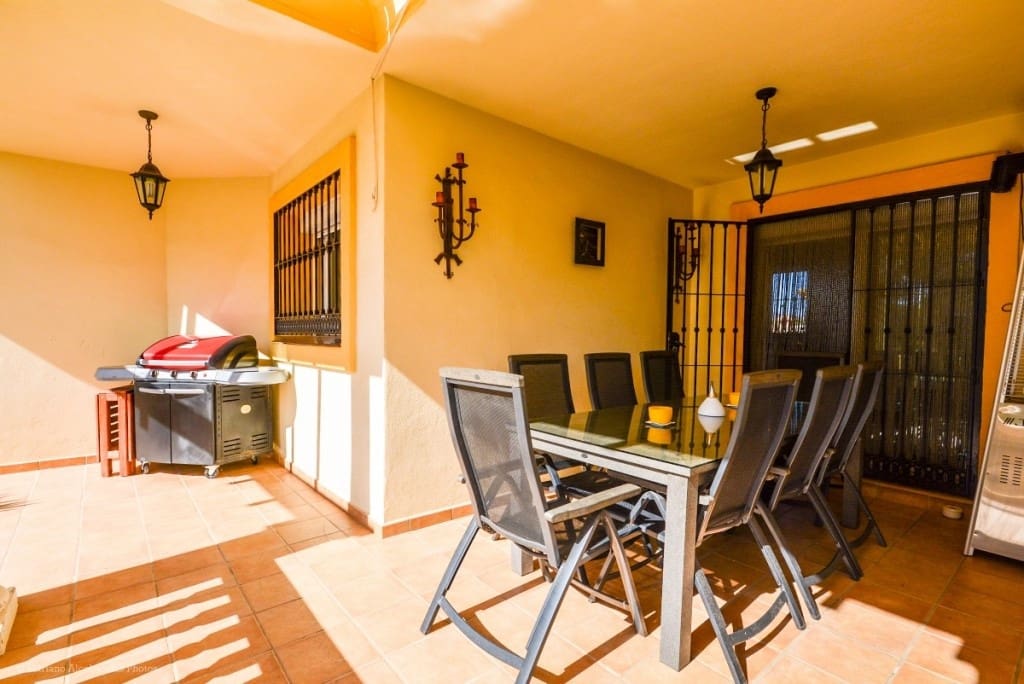 5 slaapkamer Villa te koop in Mijas Costa met zwembad garage - € 866.000 (Ref: 7833930)