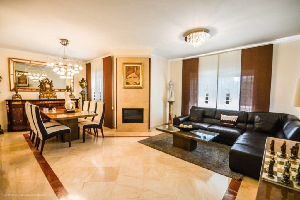 5 slaapkamer Villa te koop in Mijas Costa met zwembad garage - € 866.000 (Ref: 7833930)