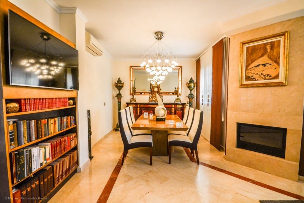 5 slaapkamer Villa te koop in Mijas Costa met zwembad garage - € 866.000 (Ref: 7833930)