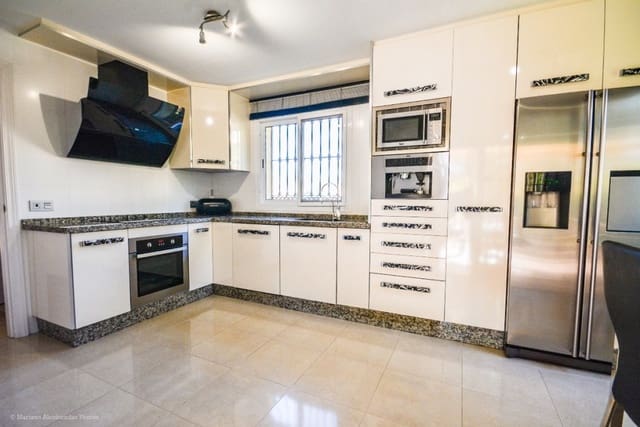 5 slaapkamer Villa te koop in Mijas Costa, Mijas met zwembad garage - € 866.000 (Ref: 7833930)