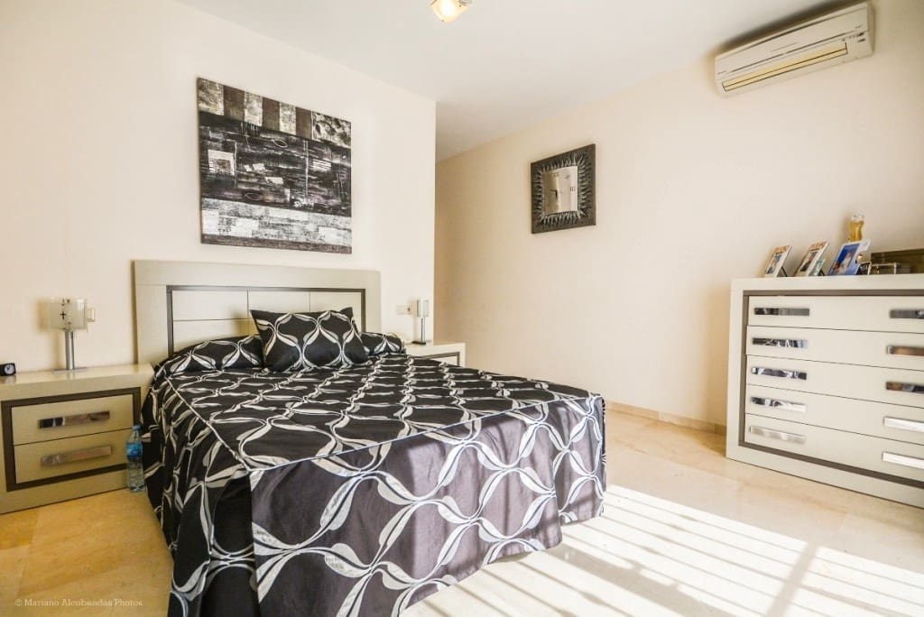 5 slaapkamer Villa te koop in Mijas Costa met zwembad garage - € 866.000 (Ref: 7833930)