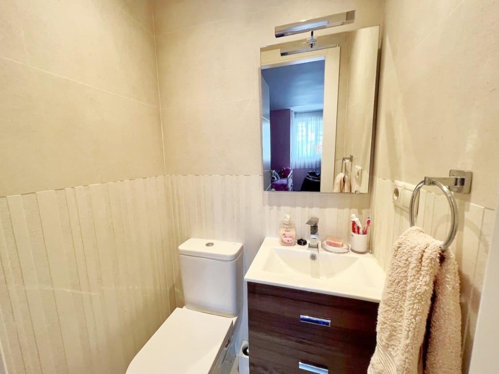 2 slaapkamer Appartement te koop in Calahonda met zwembad - € 375.000 (Ref: 7858054)