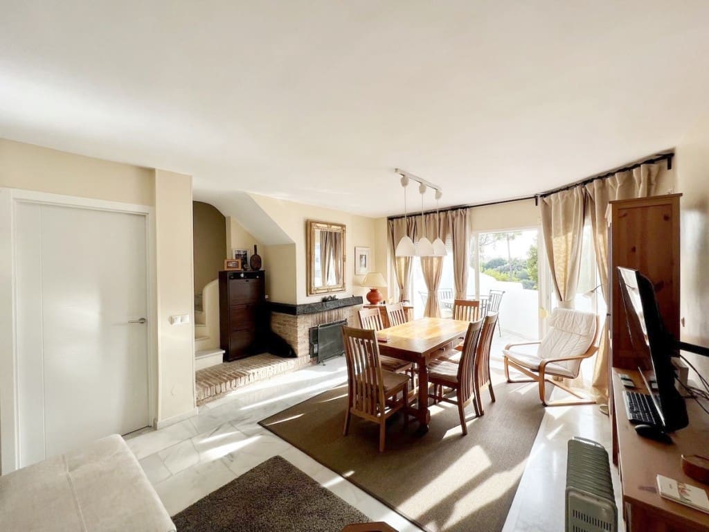 2 slaapkamer Appartement te koop in Calahonda met zwembad - € 375.000 (Ref: 7858054)