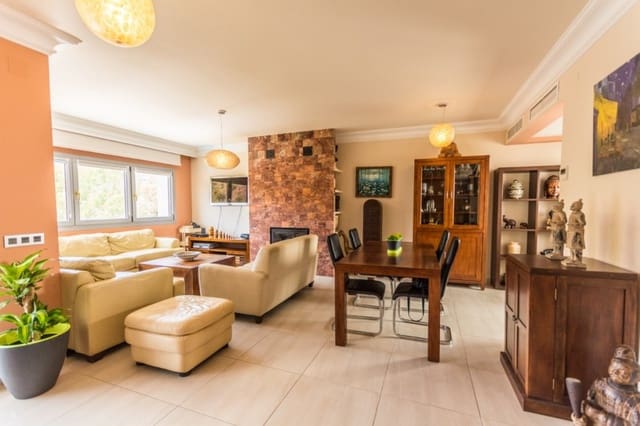 5 Zimmer Villa zu verkaufen in Mijas Costa, Mijas mit Pool Garage - 895.000 € (Ref: 8000996)