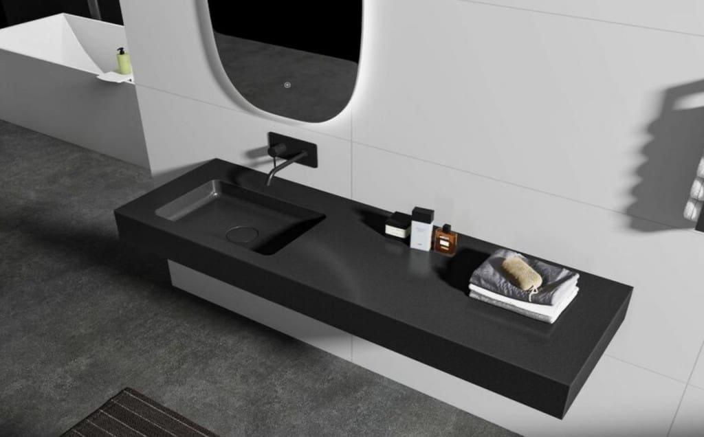 5 bedroom Villa for sale in Estepona with pool garage - € 1,595,000 (Ref: 8096929)