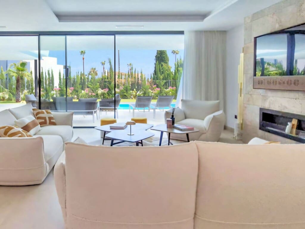 4 sypialnia Willa na sprzedaż w Estepona z basenem garażem - 2 495 000 € (Ref: 8107519)