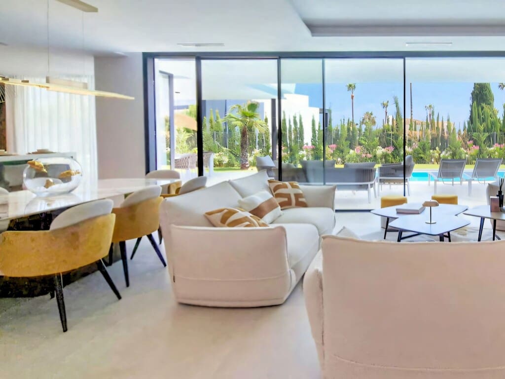 4 sypialnia Willa na sprzedaż w Estepona z basenem garażem - 2 495 000 € (Ref: 8107519)