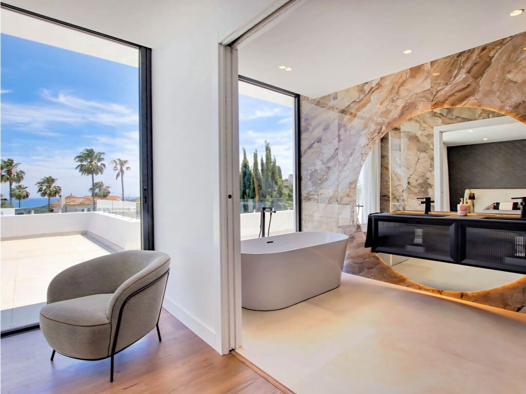 4 sypialnia Willa na sprzedaż w Estepona z basenem garażem - 2 495 000 € (Ref: 8107519)