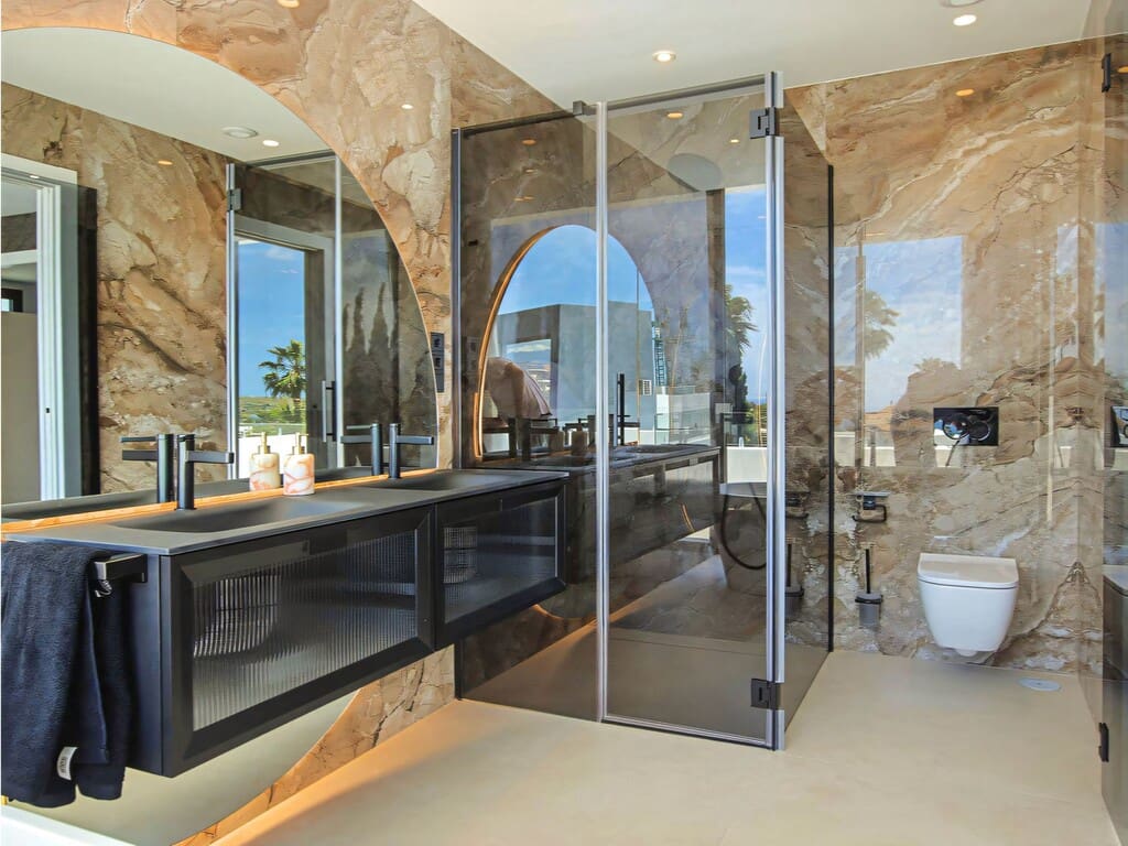 4 sypialnia Willa na sprzedaż w Estepona z basenem garażem - 2 495 000 € (Ref: 8107519)