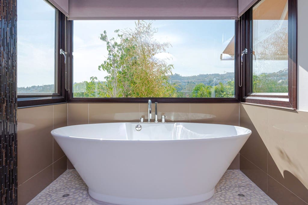 5 slaapkamer Villa te koop in Nueva Andalucia met zwembad garage - € 2.450.000 (Ref: 8113340)