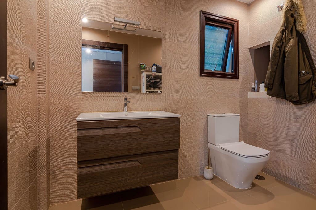 5 slaapkamer Villa te koop in Nueva Andalucia met zwembad garage - € 2.450.000 (Ref: 8113340)