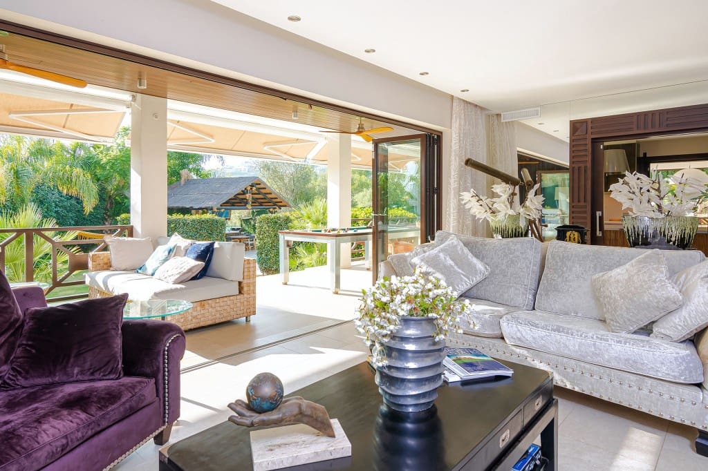 5 slaapkamer Villa te koop in Nueva Andalucia met zwembad garage - € 2.450.000 (Ref: 8113340)