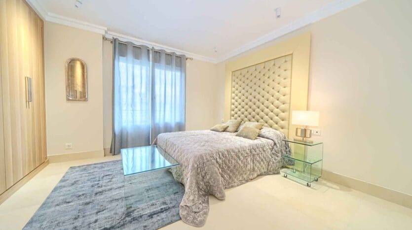 4 sypialnia Apartament na sprzedaż w Marbella z garażem - 990 000 € (Ref: 8125293)