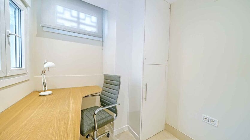 4 sypialnia Apartament na sprzedaż w Marbella z garażem - 990 000 € (Ref: 8125293)