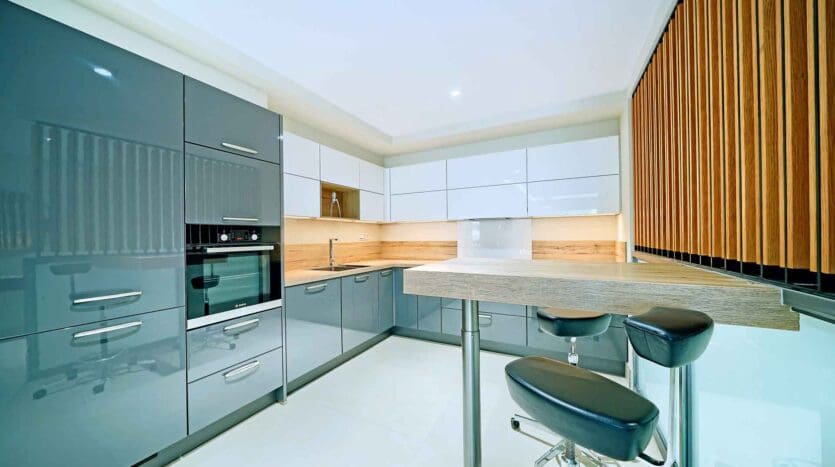 4 sypialnia Apartament na sprzedaż w Marbella z garażem - 990 000 € (Ref: 8125293)