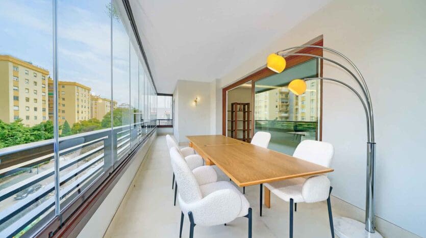 4 sypialnia Apartament na sprzedaż w Marbella z garażem - 990 000 € (Ref: 8125293)