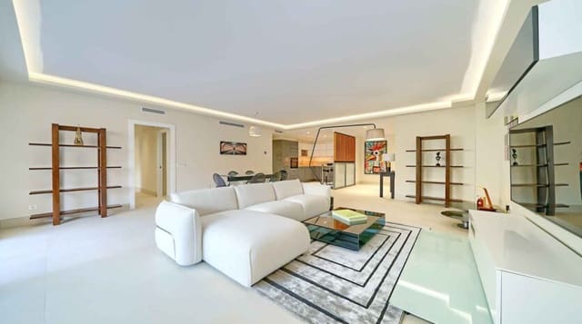 4 chambre Appartement à vendre à Marbella Centro, Marbella avec garage - 990 000 € (Ref: 8125293)